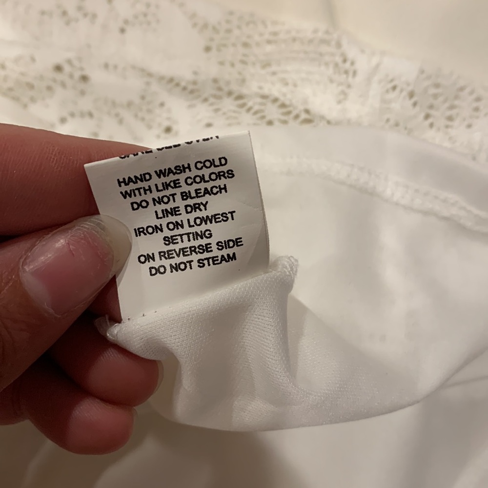 White dress - Picture 10 of 10